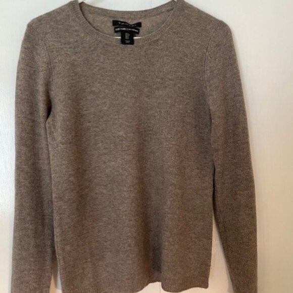 Cashmere sweaters and one holiday sweater - Picture 7 of 15